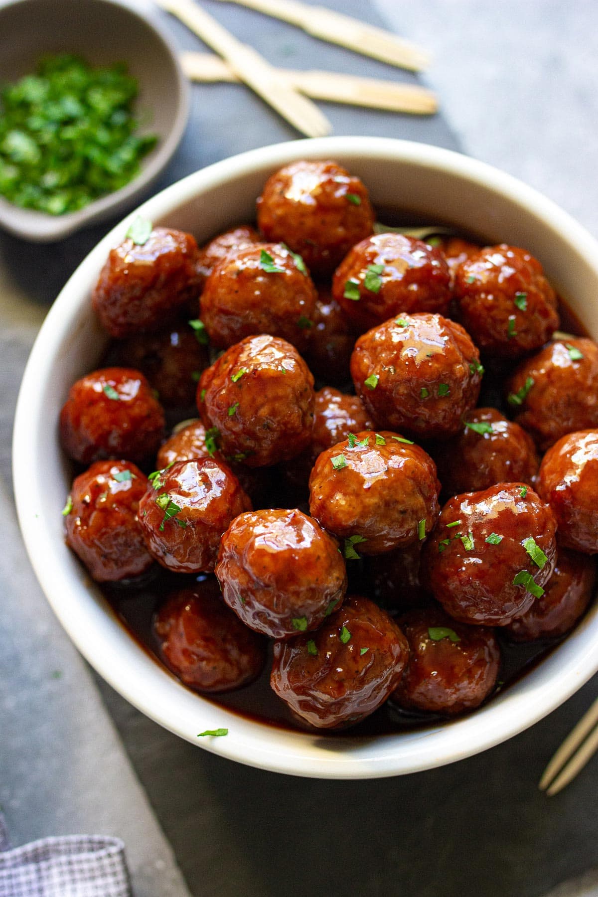 Cocktail Meatballs with Grape Jelly