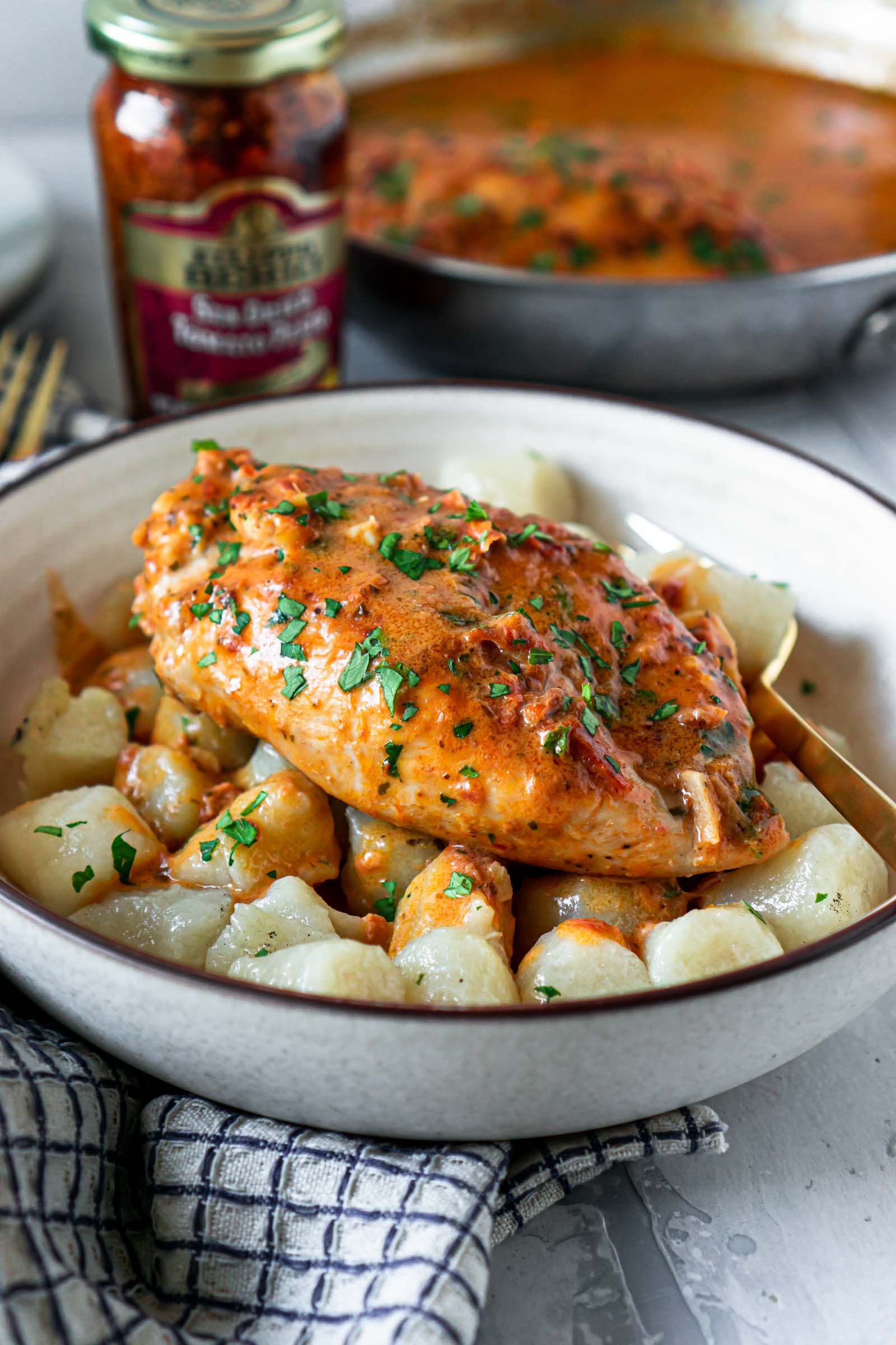 Pesto Chicken with Sun-Dried Tomatoes